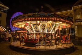 Nostalgie-Kinderkarussell auf dem Magdeburger Weihnachtsmarkt von t.ART