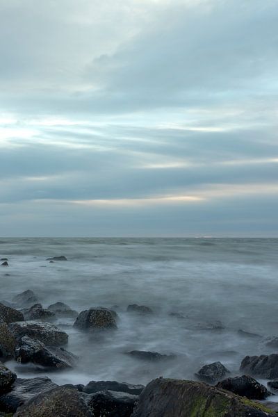 Seascape with floating clouds by Karijn | Fine art Natuur en Reis Fotografie