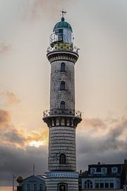 Alter Leuchtturm Warnemünde von Ralf Hickmann