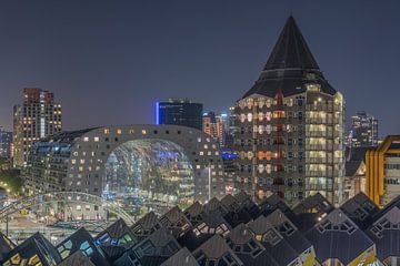 Rotterdam Stadtzentrum mit der Markthalle und Bleistift
