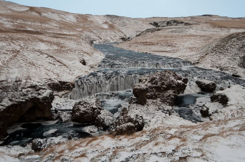 Chute d'eau en amont de la cascade de Skógafoss par Anita van Hengel