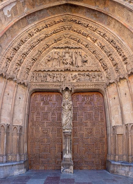 Eingangstüren der Kathedrale von León in Spanien von Joost Adriaanse