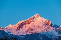Alpspitze im ersten wärmenden Sonnenlicht