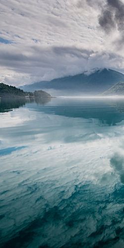Reflet dans un lac (partie 1 d'un triptyque) sur Ellis Peeters