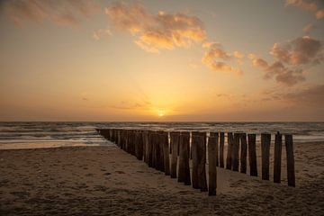 avondzon op het strand van Zoutelande van anne droogsma