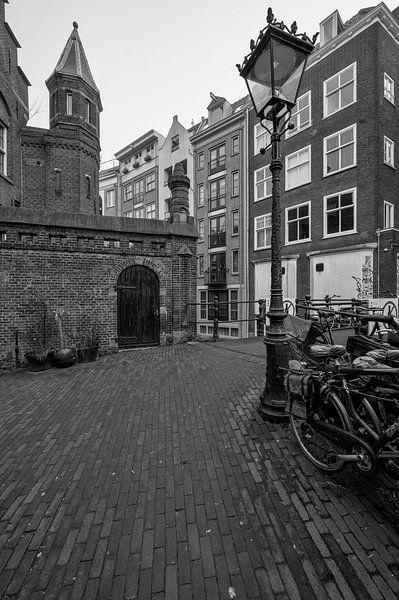 Mistig Amsterdam van Peter Bartelings
