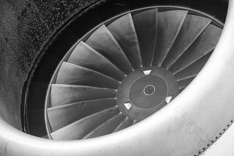 Aircraft engine by Aukelien Philips