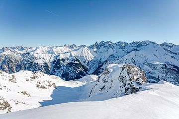 Winteruitzicht op de Allgäuer Alpen in het Rappenalpendal van Leo Schindzielorz