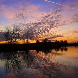 Zonsondergang in reflectie van Marloes Post