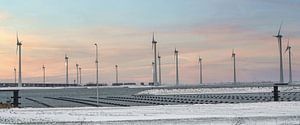 Windpark Krammer mit Schnee und rosa Abendhimmel