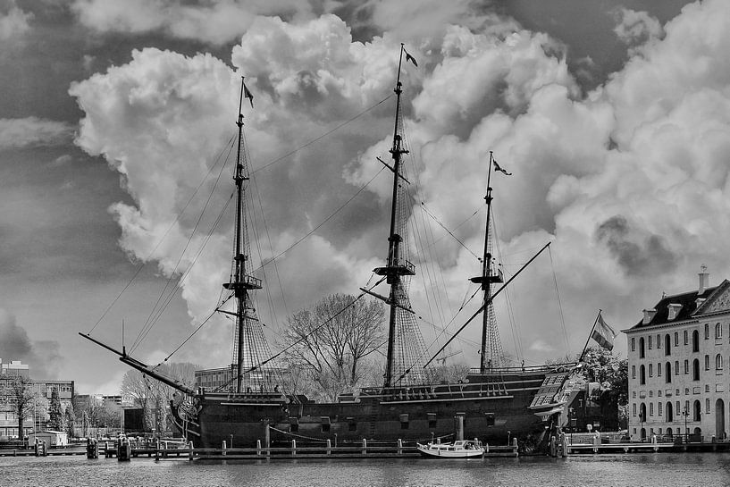 Schwarz/Weiß, Wolken, Amsterdam, Niederlande von Maarten Kost