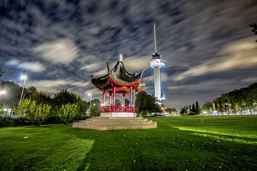 De Euromast in een Aziatisch tintje