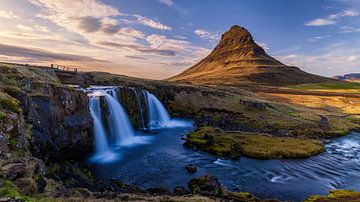 Kirkjufellsfoss, waterval (IJsland) van Edwin Kooren