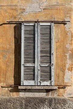 Volets usés par le temps sur Sander van der Werf