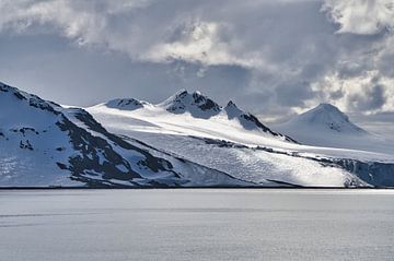 Glacier in the evening light