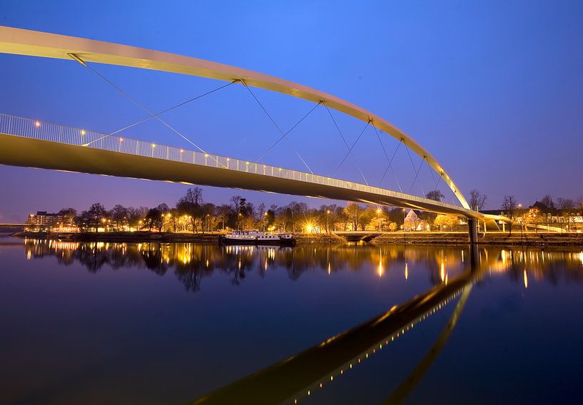 Hochbrücke Maastricht von Huub Keulers