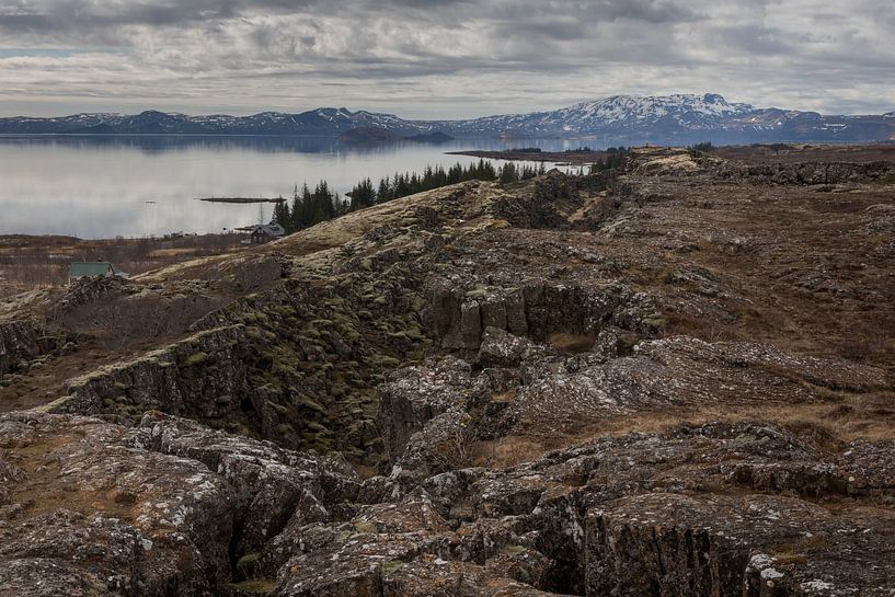 Thingvellir Park Breuklijn van Ingrid Kerkhoven Fotografie