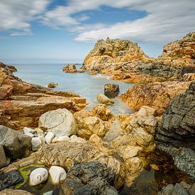 Pierres et rochers de granit sur la côte de Bretagne sur Karla Leeftink
