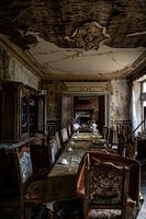 Urbex Esszimmer stehend