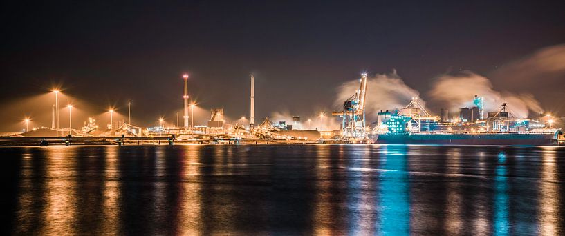 Harbour Ijmuiden by Jeroen Mondria