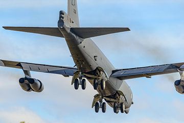 Boeing B-52H Stratofortress bommenwerper. van Jaap van den Berg