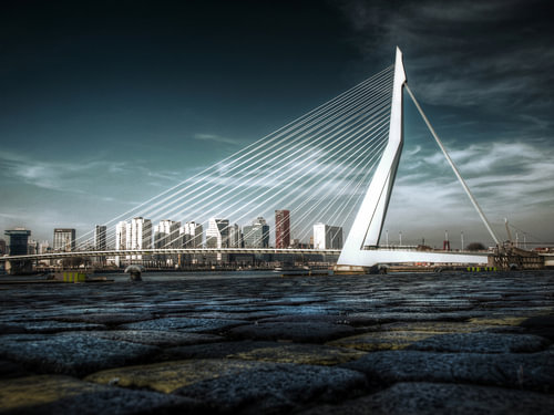 Rotterdam in Dramatisch Licht – HDR-fotografie van de Erasmusbrug