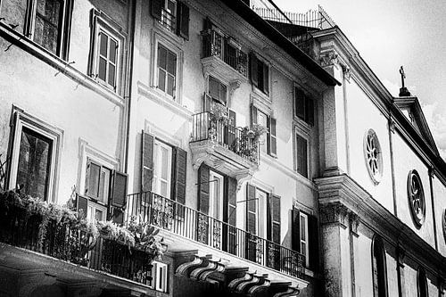 Rome, Italië - Romantisch straatbeeld, huizen met balkonnetjes