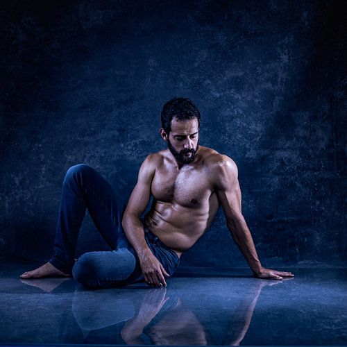 Sexy man in het blauw