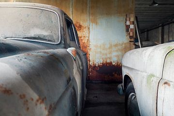 abandoned vintage cars by Kristof Ven