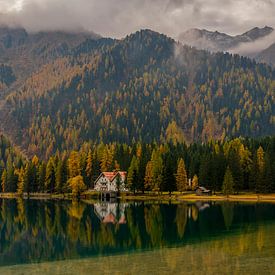 Lago di Anterselva in herfstkleur van Teun Ruijters