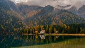 Der Lago di Anterselva in Herbstfarben
