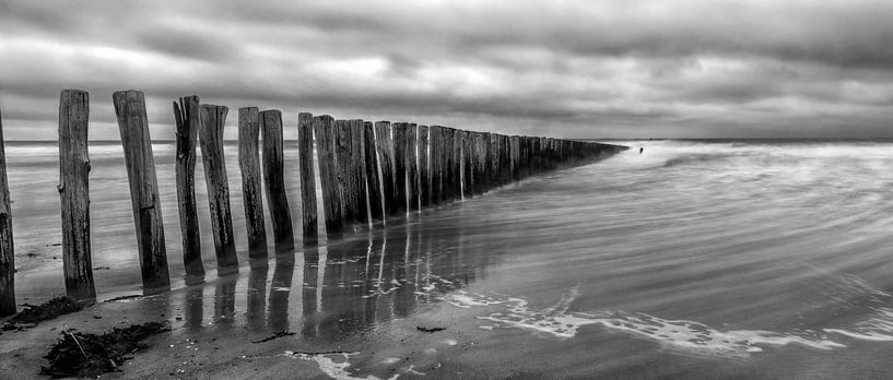 Cadzand - Stormy Beach (ZW) van Joram Janssen
