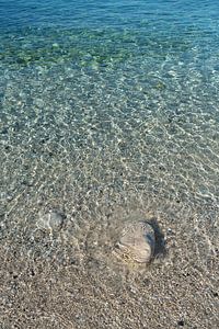 Eau de mer, douces vagues et lumière du soleil