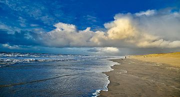 Panoramic beach towards Noordwijk. by Peter van Rijn