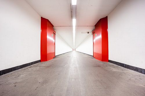 De Sint-Annatunnel is een voetgangers- en fietstunnel