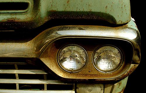 Detail van roestige oude groen auto