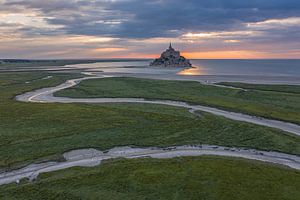 Mont Saint Michel au coucher du soleil