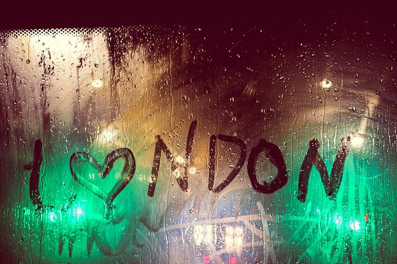 London by Hello Pompoyo