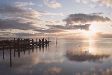 A magical morning ( mooie zonsopkomst in het Haventje van Sil op Texel) van Birgitte Bergman