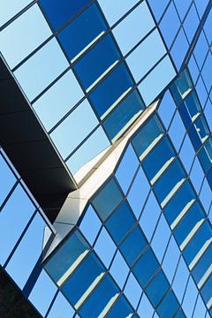 surface en verre avec motif géométrique d'un bâtiment d'entreprise sur Tony Vingerhoets