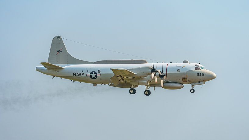 Atterrissage du Lockheed EP-3E Orion (ARIES II). par Jaap van den Berg