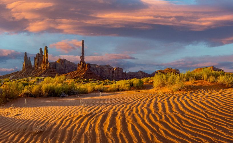 Monument Valley Tribal Park, panoramic photo by Gert Hilbink