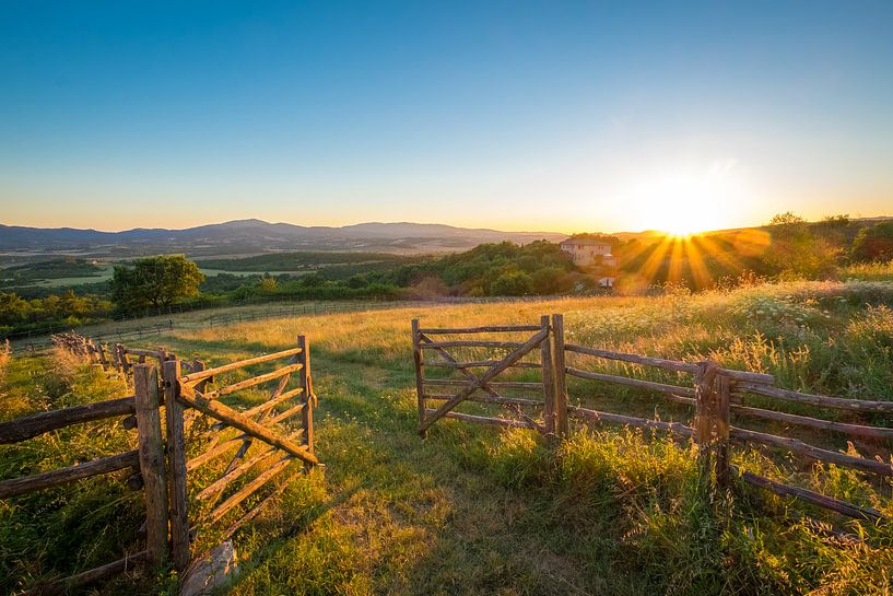 Toscaanse zonsondergang van Paul Kaandorp