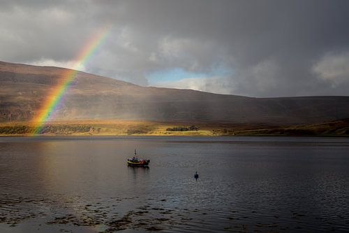 Regenboog in Schotland van Hans Moerkens