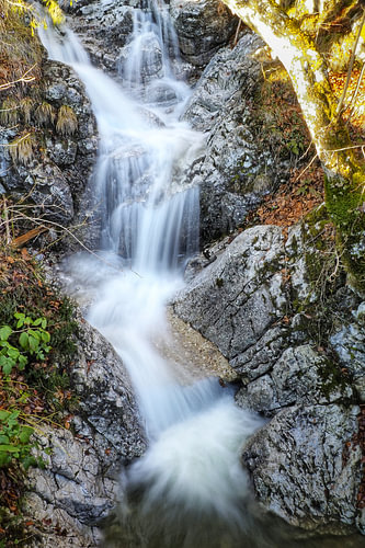 Waterval, watervallen, bergen, bergen, Alpen, natuurfotografie, landschapsfotografie, muurschildering, canvas, fine art print, natuur, wildernis, berglandschap, bergliefde, natuurfoto, alpenlandschap, outdoor, reislust, natuurparadijs, rivier, bron, natuurwonder, fotokunst, water, bergwater, alpenfoto, bergwereld, aders van de bergen, natuurkracht, vrede, energie, bergfotografie