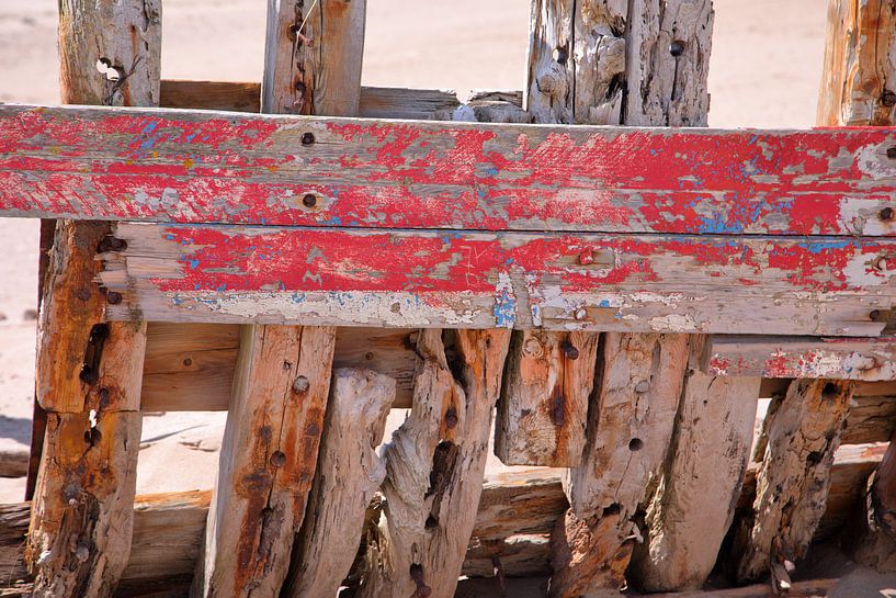 Boat on dry land 2 by Ralph Jongejan