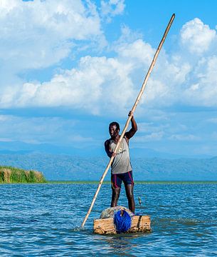 Ethiopië: Visser op Chamo meer (Arba Minch) van Maarten Verhees