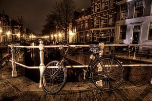 Haarlem at night with bike sur Wouter Sikkema