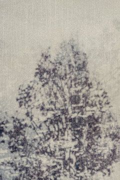 Baum in Bewegung mit Textur in Beige- und dunklen Birntönen von Imaginative