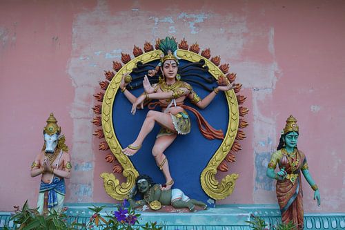 Beelden in Indiase tempel op Penang Hill